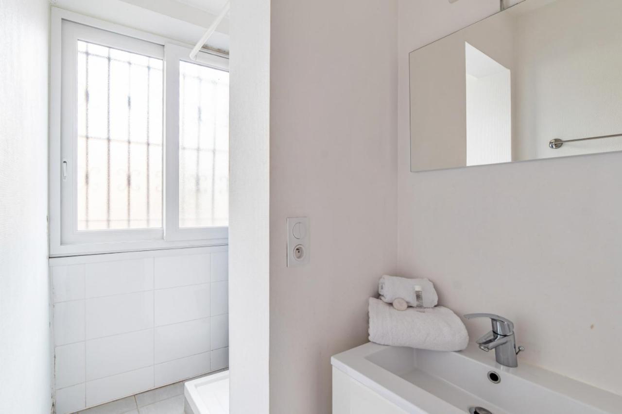 Studio Folleto - Welkeys Apartment Lyon Bagian luar foto